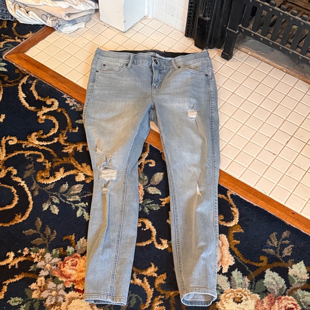 Torrid Bombshell Skinny Jeans- worn maybe 2-3 times